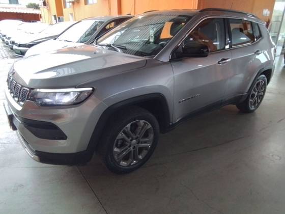 JEEP COMPASS 1.3 T270 TURBO FLEX LONGITUDE AT6 JEEP COMPASS 1.3 T270 TURBO FLEX LONGITUDE AT6